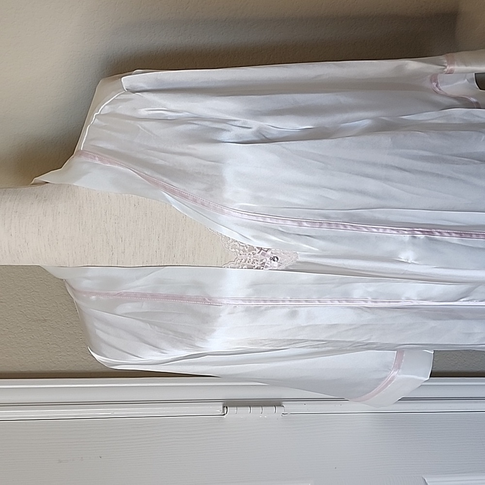 NEW MRS Satin Bridal Embroidered Robe and Chemise Nightgown Set, Linea Donatella - Picture 3 of 9